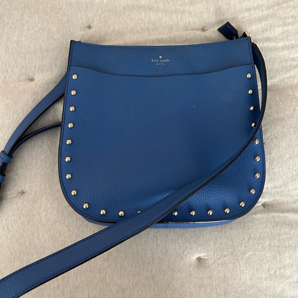 LATE SOADE CROSSBODY TOTE